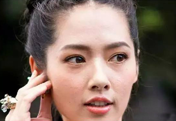 以上卡粉问题可能都是因为皮肤角质层缺水.