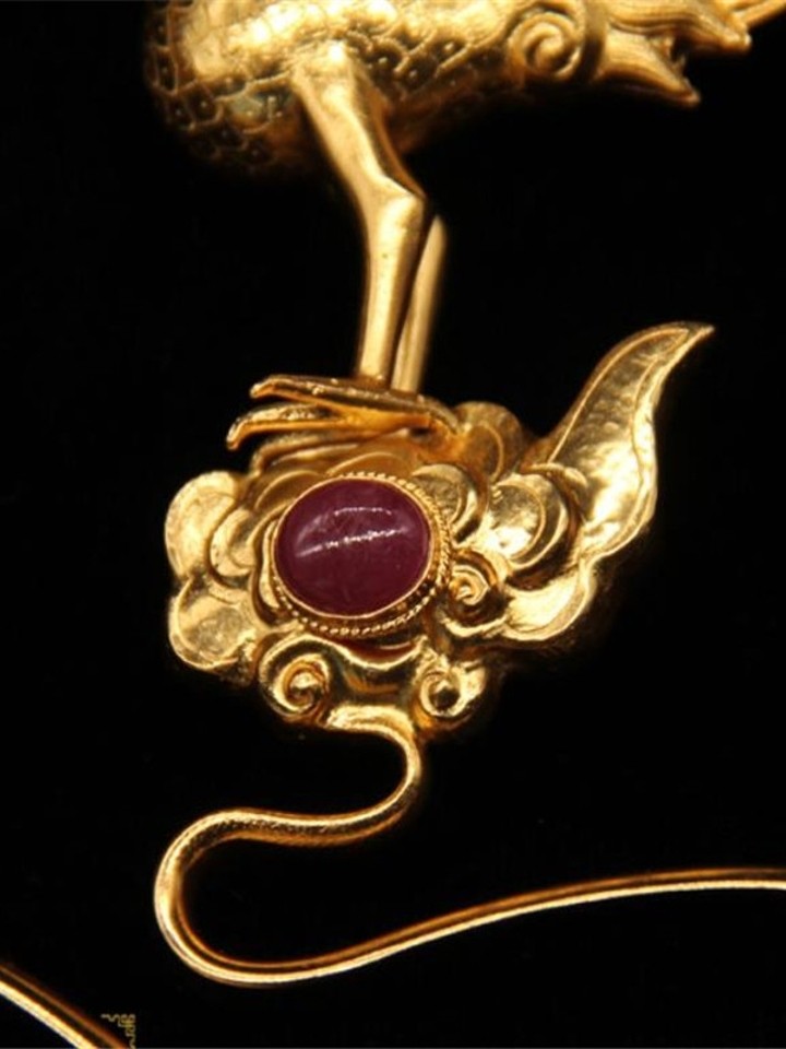 万宝德凤凰錾刻花丝镶嵌红宝石发簪