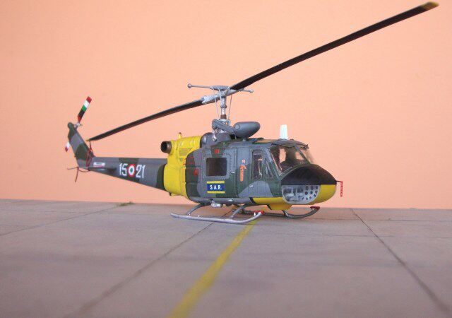 伊达雷利italeri 意大利1201 1:72 贝尔ab204b直升机拼装模型_7折现价