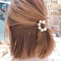 South Korea East Gate Mura early summer new adult Pearl small grab clip hairclip back top clip female