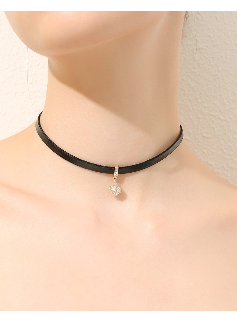 2019新款黑色皮绳锁骨链女短款颈带项链
