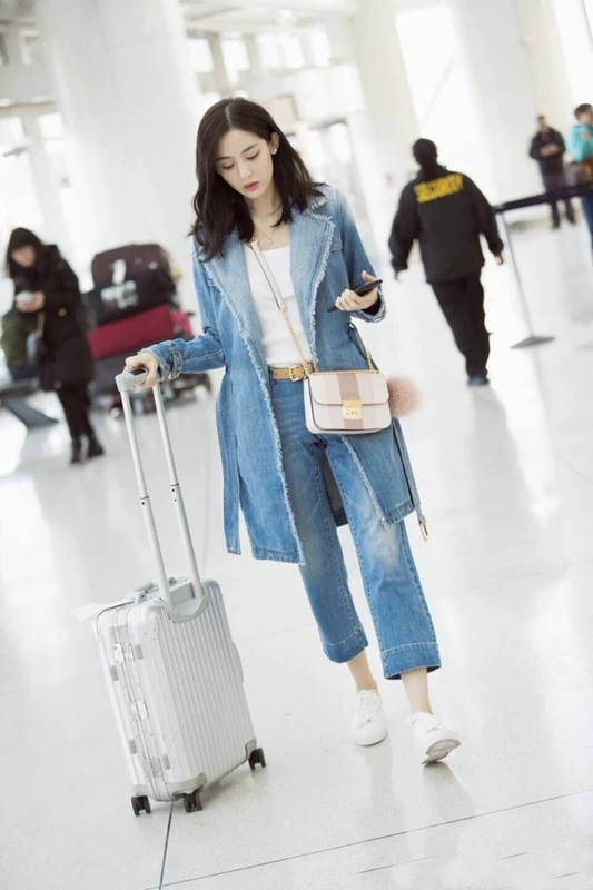 Ngôi sao Guli Nazha cùng phong cách quần áo phụ nữ thu đông mới 2020 Xu hướng áo khoác gió denim dài trung bình giản dị của Hàn Quốc - Trench Coat