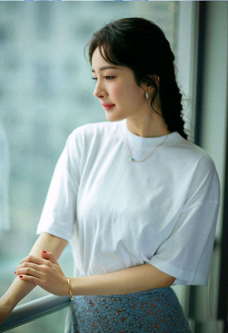 香港潮牌高端女装2019夏装新款明星杨幂同款白色短袖t恤女大码宽