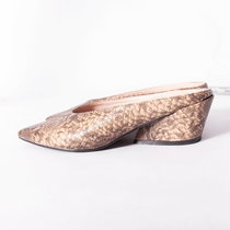 Like a light luxury demon selection of the pointed head Muller shoes 19022620F