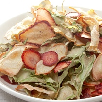 USAYAMA Japan Japan With leaf100 % of leaf100 % Nissan Vegetable Strawberry Crispy Salad Small Animal Snacks 100g