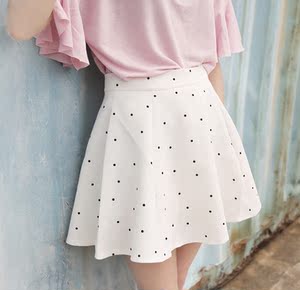  甜美百搭波点半身裙