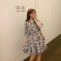 The small daisy dress is salted and sweet in summer 2020 new retro - gathered and lean - tempered debris French