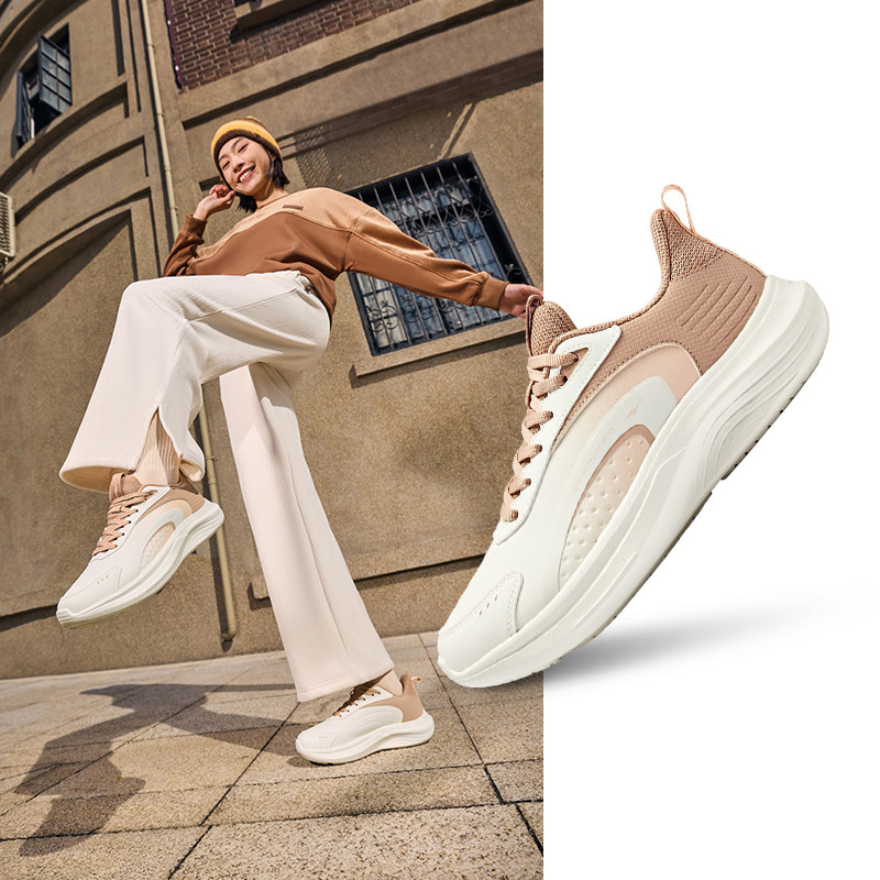 Микрокристаллический белый/цвет губ сандалового дерева [Кожаная поверхность]