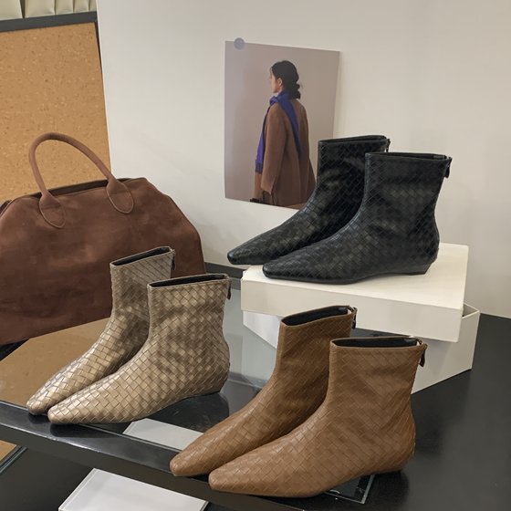 2025 new versatile pointed toe thin heel short boots for women British style leather shoes Chelsea boots high heel fashion boots for women
2025 new versatile pointed toe thin heel short boots for women British style leather shoes Chelsea boots high heel fashion boots for women