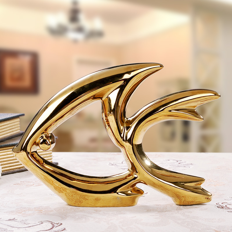 Modern ceramic arts and crafts creative furnishing articles wine sitting room the bedroom adornment wedding gift of gold and silver to kiss fish