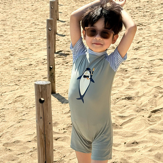 Children's swimsuit boy cute one-piece shark little baby baby small and medium-sized short-sleeved sun protection quick-drying swimsuit swimsuit swimsuit trousers
Children's swimsuit boy cute one-piece shark little baby baby small and medium-sized short-sleeved sun protection quick-drying swimsuit swimsuit swimsuit trousers