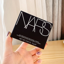 Flower Temple NARS Nasos naked light powder cake long-lasting makeup control oil transparent powder nude makeup waterproof sweat-proof white cake