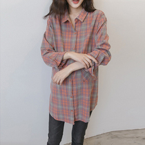 Pregnant women wear bottom long-sleeved jackets in spring and autumn long-sleeved tops during pregnancy Korean version of loose medium-long plaid shirt