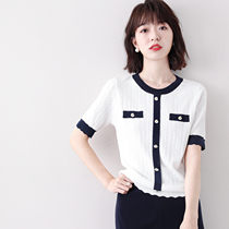 Chu Chu moving people to maintain beauty temperament and connotation small Daisy custom buckle diamond hollow knitted shirt summer