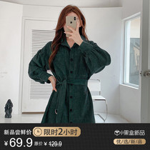 Early autumn 2021 new womens Hepburn style French retro temperament corduroy jumpsuit design sense niche