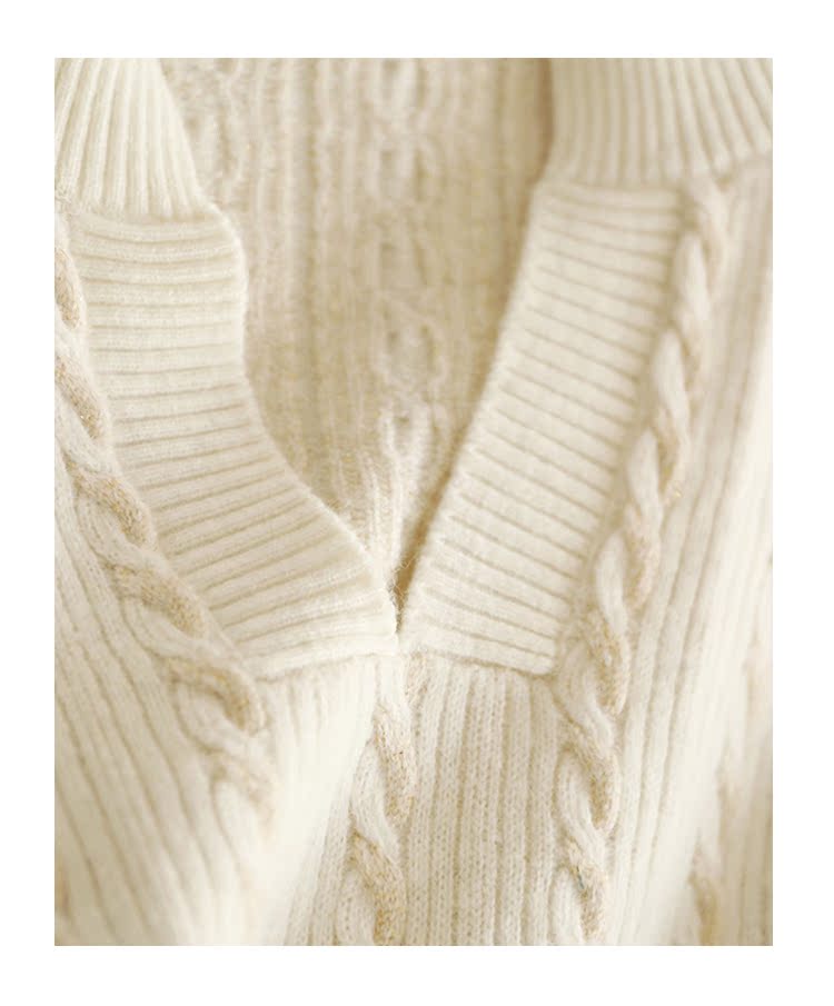 金丝线嵌入立体八字绞花编织 宽松显瘦v领长袖针织套头毛衣女冬