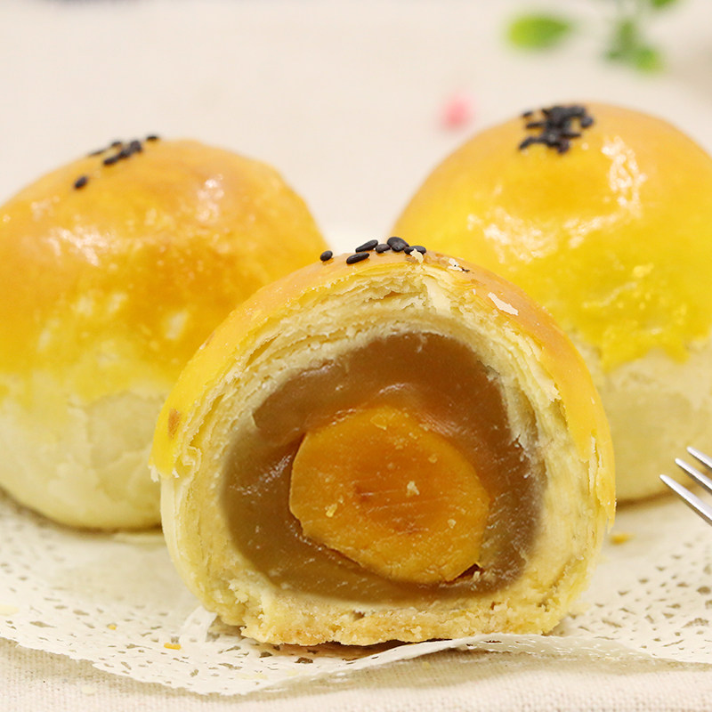 俏侬莲蓉蛋黄酥胚烘焙半成品食材传统手工馅饼糕点免邮4枚家庭装