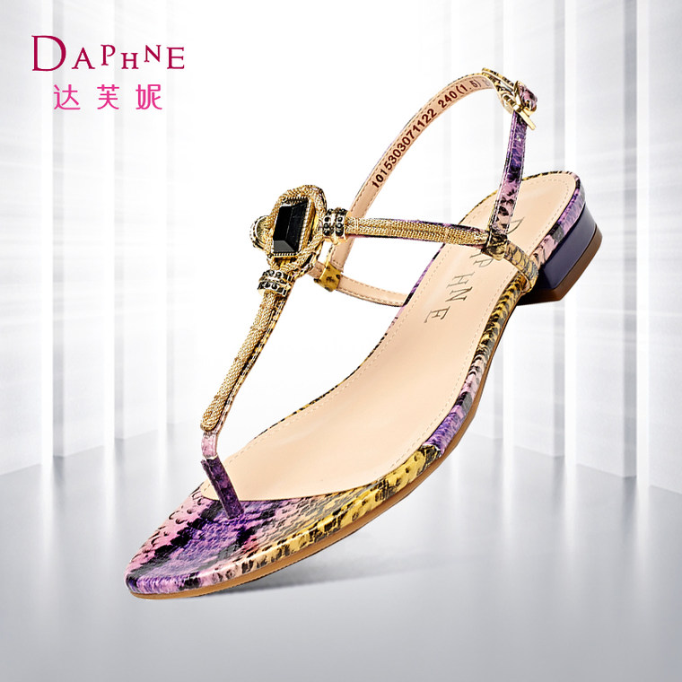 Daphne/达芙妮2015夏新款正品平底凉鞋 低跟水钻一字扣夹趾女凉鞋
