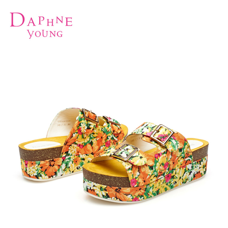 Daphne/达芙妮新款休闲沙滩拖 厚底女一字拖平底凉拖女鞋潮