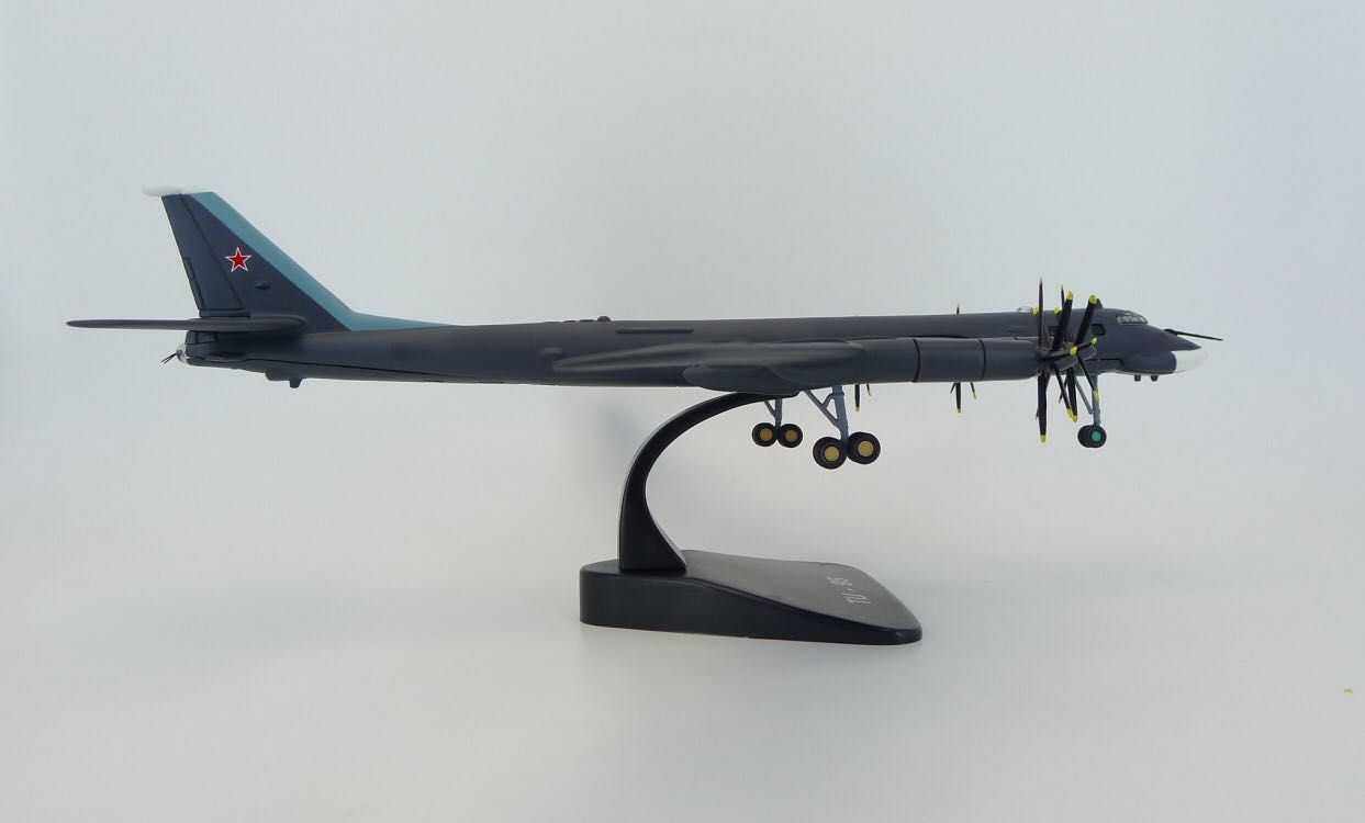 图-95 tu95俄罗斯远程战略轰炸机/合金模型熊飞机模型34厘米长