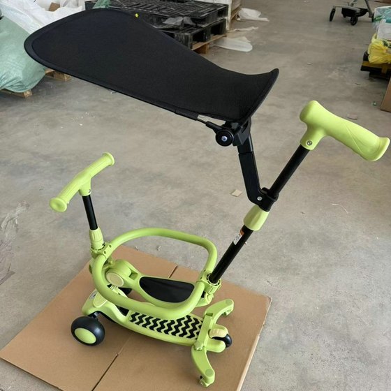 Children's scooter 1-3-6-8 years old 2 boys, girls and babies four-in-one can sit and push slide car
Children's scooter 1-3-6-8 years old 2 boys, girls and babies four-in-one can sit and push slide car