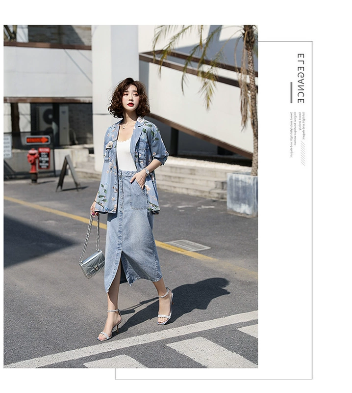 Xiaoxiangfeng phong cách phương Tây phù hợp với denim váy nữ 2021 mùa hè mới giảm tuổi in phù hợp với váy hai mảnh nữ - Bộ đồ