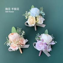 European-style fresh wedding bride and groom best man bridesmaid father and mother title corsage note wedding etiquette corsage