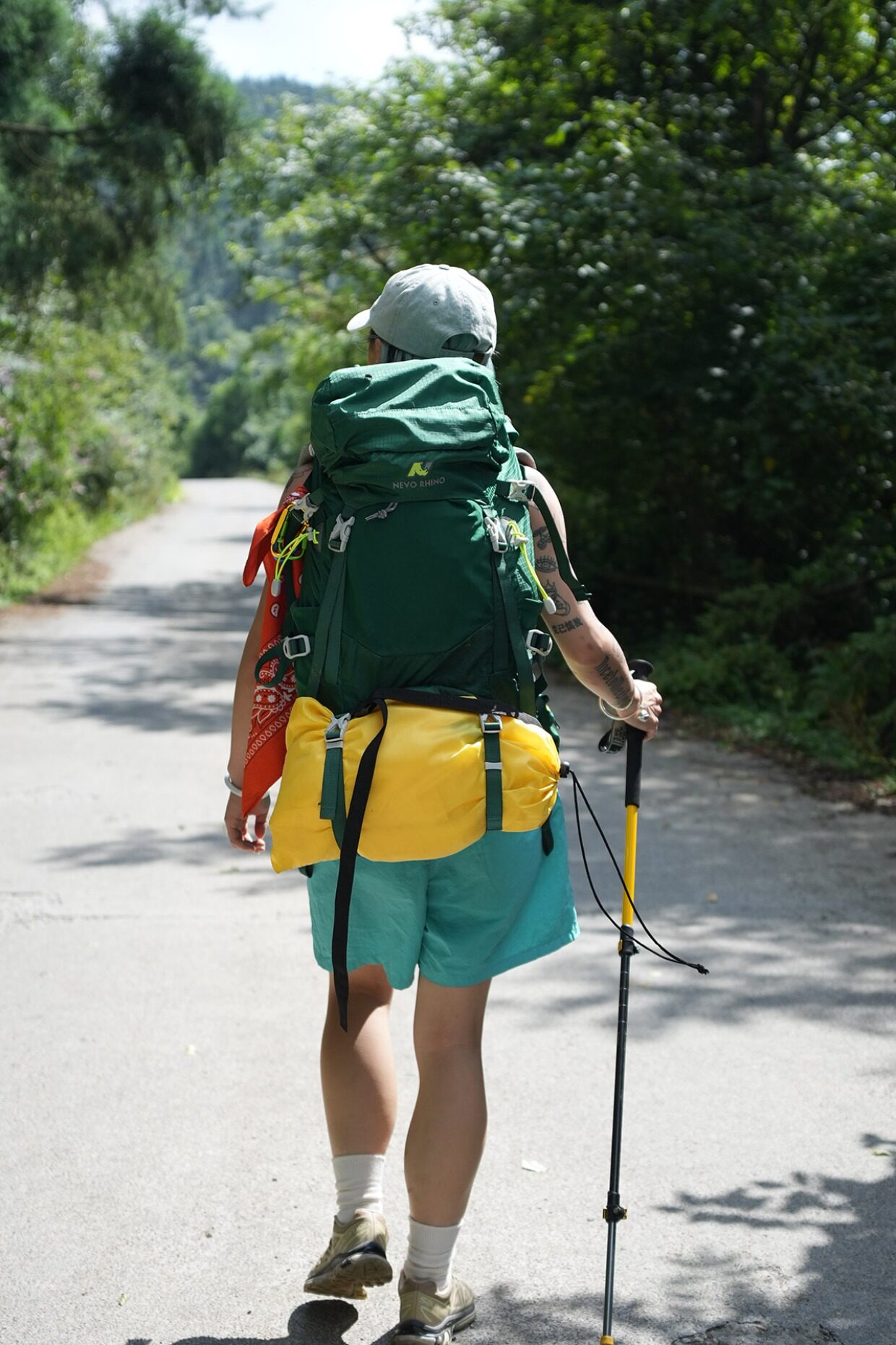 《自然复兴》户外徒步露营悬浮背负防水双肩背包50l大容量登山包