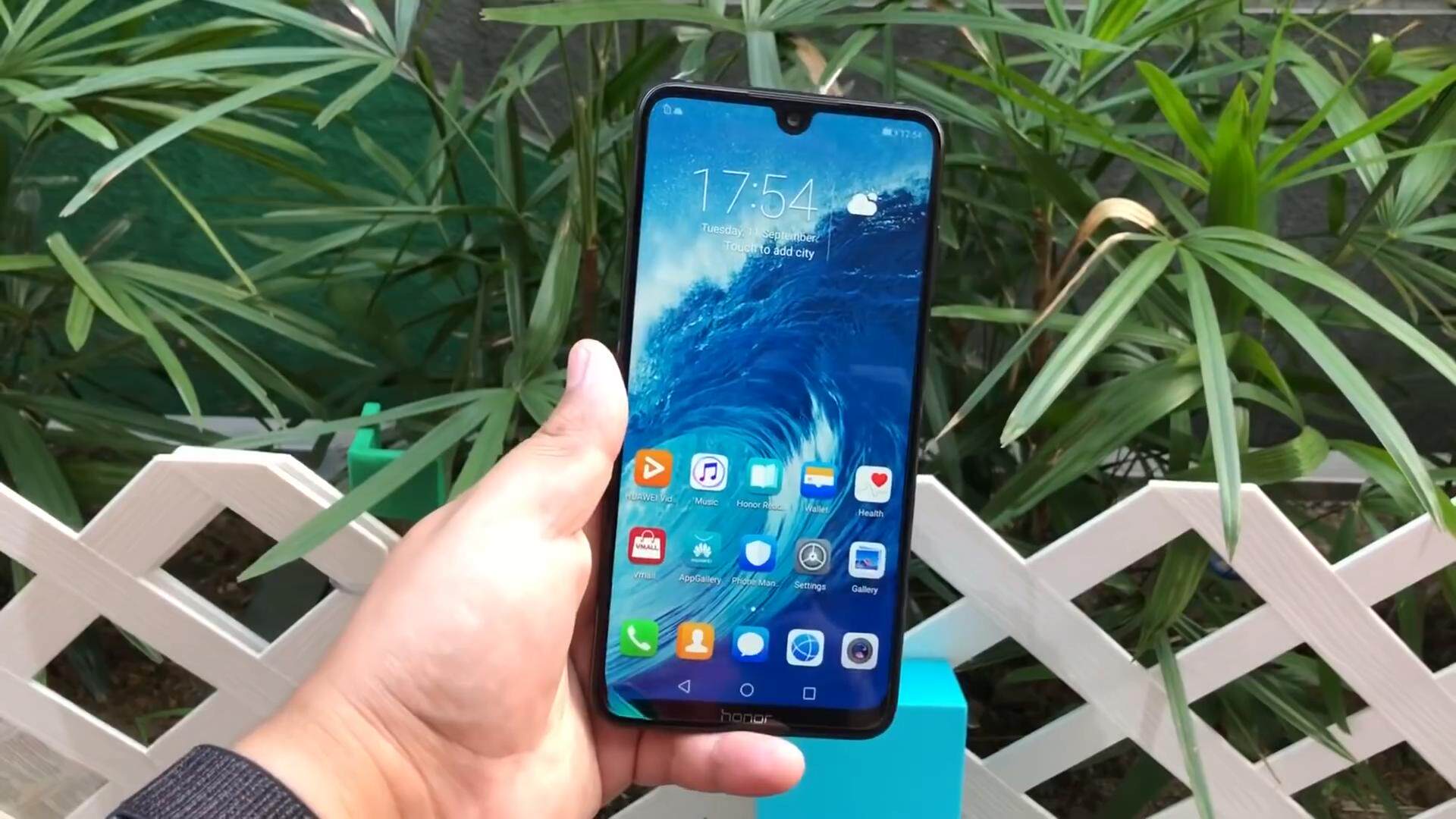 荣耀8xmax汹汹来袭引领时代