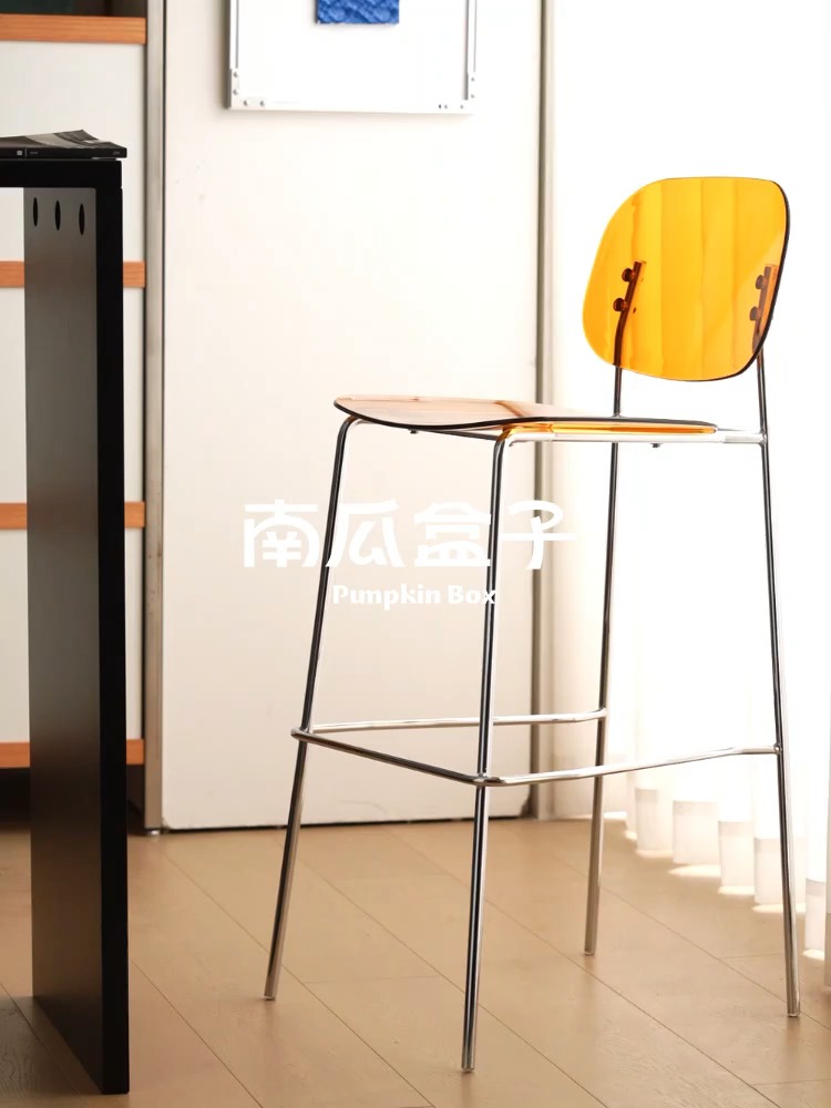 小户型显大秘诀。高脚凳这样用太省空间了