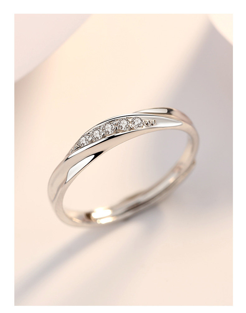 批发周大生pt950铂金情侣对戒男女款戒指白金求婚莫桑石钻戒刻字