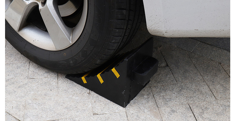 汽车轮胎固定器三角木四轮定位防滑止胎器挡块胶块实心橡胶止退器