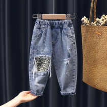 Girls jeans spring and autumn outside wearing 2022 new foreign gas hole Korean version of the baby girl autumn clothes childrens pants spring