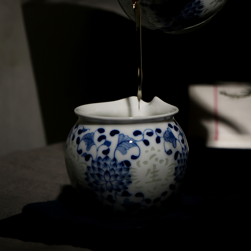 The View of song View song hand - sketching jingdezhen blue and white porcelain and exquisite ceramic hollow out kung fu tea tureen cups the whole outfit