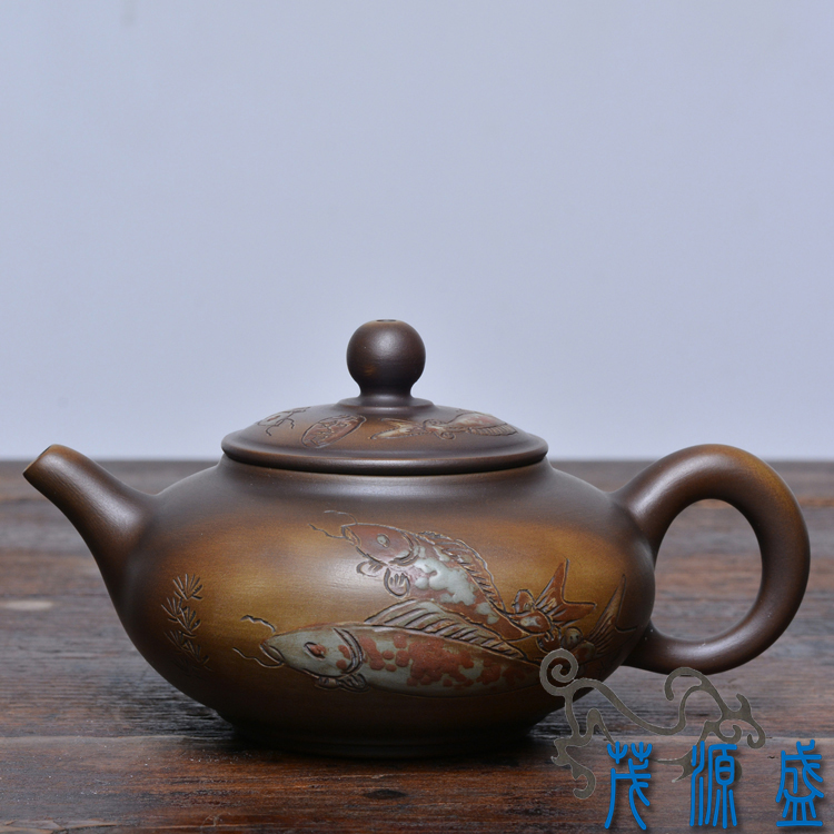 现货【茂源盛】台湾张世奇手工窑变陶邱盛德刻 正把九如意鱼茶壶_7折