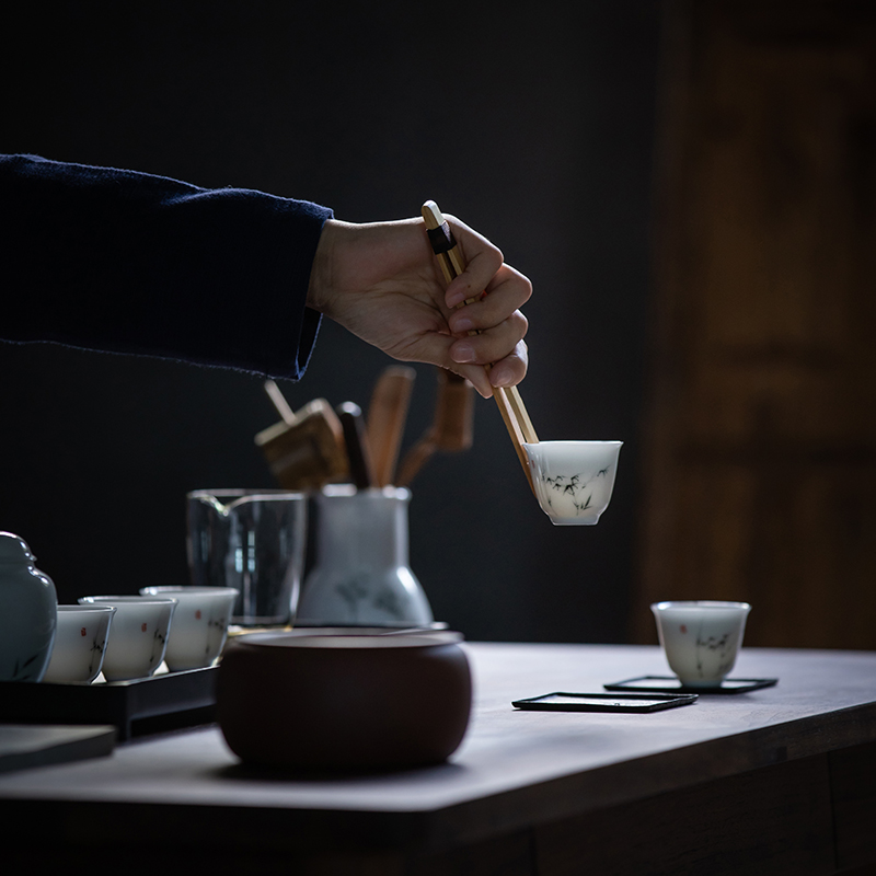 Vegetation school white porcelain MoZhu hand - made tea tin, tea six gentleman tea accessories set tea service of tea)