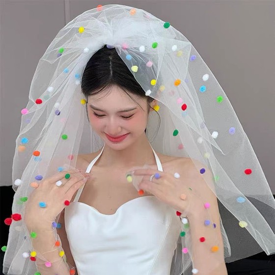 푹신한 원사 사진 소품의 고급 감각을 가진 중국 발렌타인 데이 웨딩 드레스를위한 신부 컬러 볼 등록을위한 베일 및 등록 푹신한 원사 사진 소품의 고급 감각을 가진 중국 발렌타인 데이 웨딩 드레스를위한 신부 컬러 볼 등록을위한 베일 및 등록