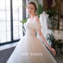 Man Tingfang (flowers see the moon) 2021 New temperament French advanced sense princess style little man shoulder wedding dress