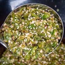 Charcoal grilled pepper sauce Chili sauce farm hand-made chopped pepper noodles under meals Hunan specialties 228g bottled