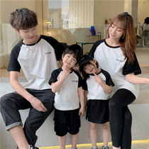 Foreign mother and daughter father and son pure cotton short-sleeved 2021 summer Korean version of parent-child loose T-shirt color network red family outfit