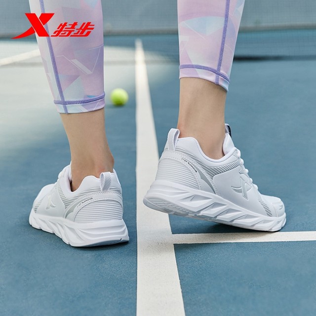 ເກີບຜູ້ຍິງ Xtep ເກີບກິລາ 2024 Summer ເກີບແລ່ນໃຫມ່ Leather Water-Repellent Shock Absorbing Casual Shoes Wear-Resistant Running Shoes