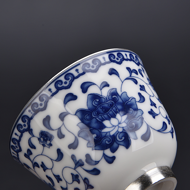 The ancient silver cup bowl sheng up dragon sea blue and white porcelain tea tea tasted silver gilding master cup single cup by hand