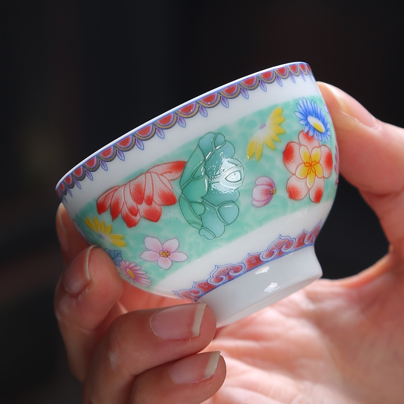 Jingdezhen ceramic sample tea cup tea hand pick flowers master cup single CPU kung fu pastel than blue and white porcelain cups