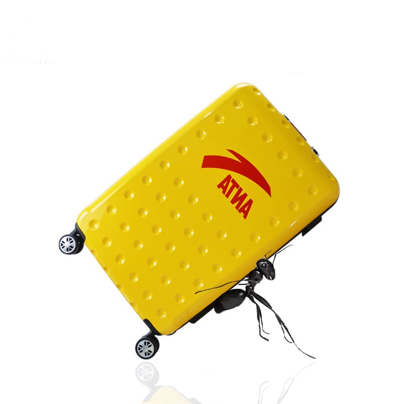 Ahn stepped in to sponsor the Chinese team's national team yellow suitcase pull-lever box metal flag