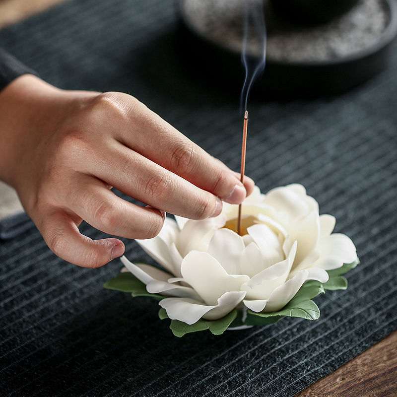 By zen ceramic incense inserted a household lotus fragrance perfume tray of peony Chinese tea taking is placed By hand