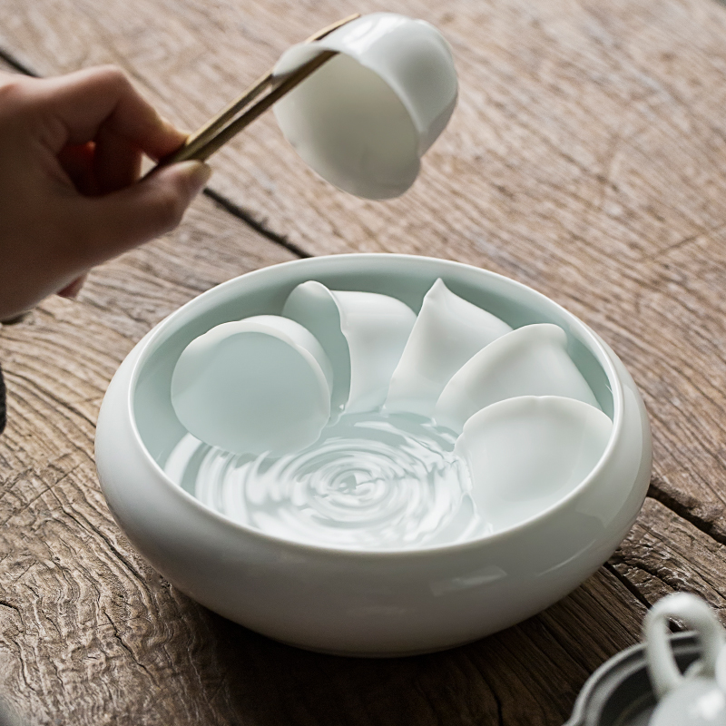 Japanese tea to wash large kung fu tea accessories sweet white ceramic wash white porcelain bowl with water, after the built in hot water cylinder