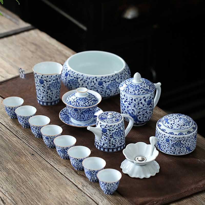 Jingdezhen hand - made leading office of blue and white porcelain teacup large ceramic cup with the boss a cup of water glass with cover