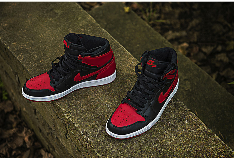 乔丹 第1代 黑红樱木花道retro hi og bred 男篮球鞋555088-023