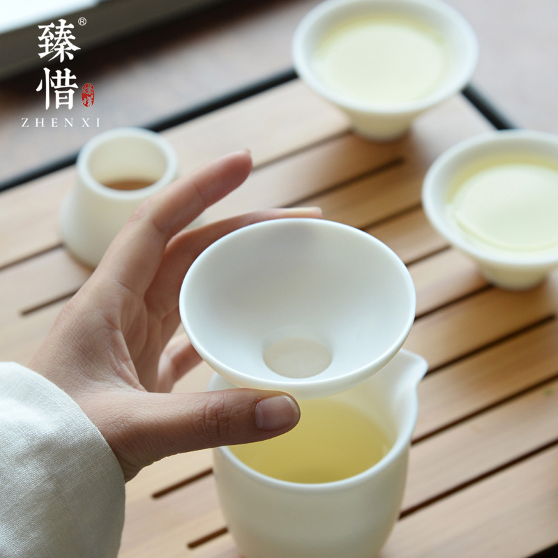 "Precious little Chinese essence firing porcelain suet jade porcelain) ceramic filtration kung fu tea tea tea strainer