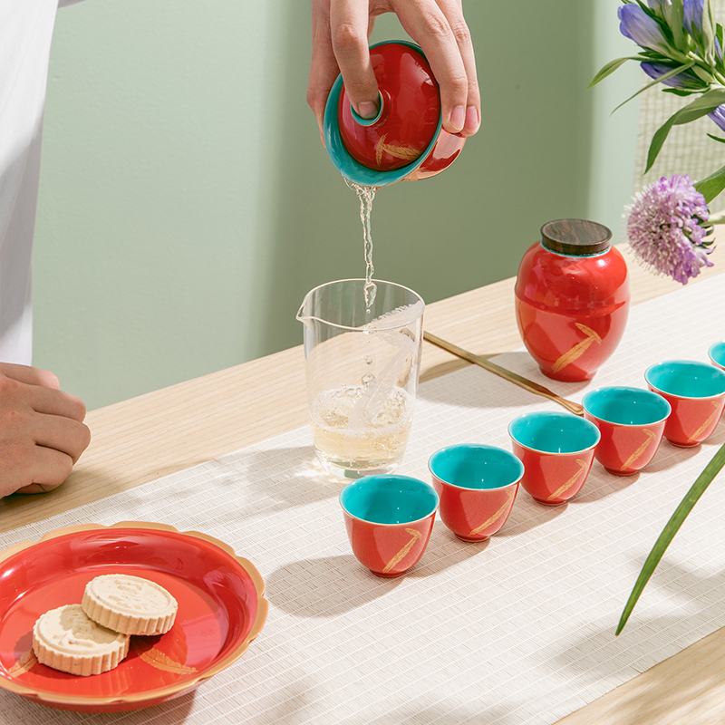 The Self - "appropriate content surprised red tureen gold feather bowl with a single ceramic cups kung fu suit tea jingdezhen